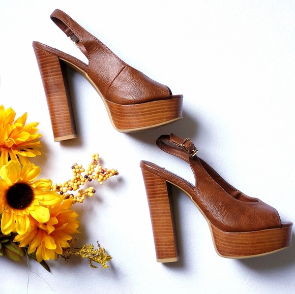 STEVE MADDEN Jonnah Heels - Picture 1 of 8